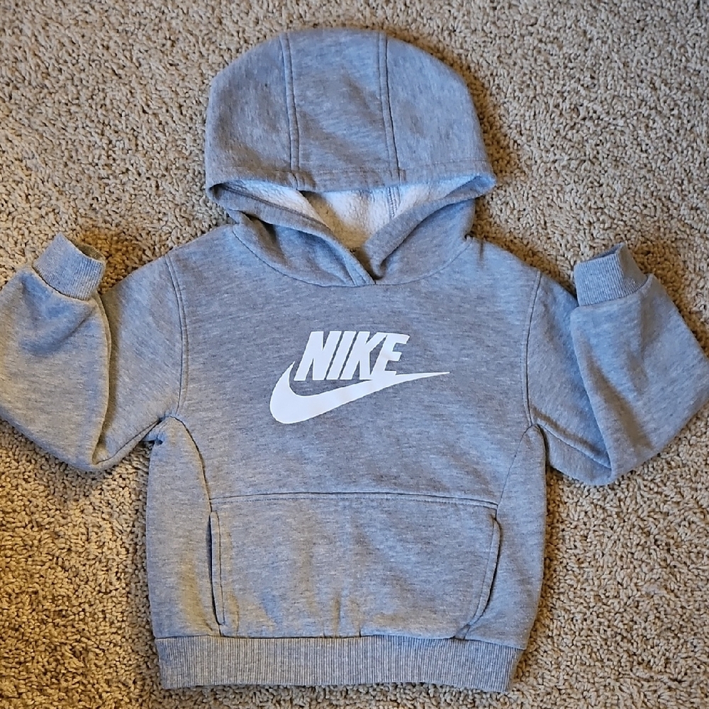 Nike Gray Athletic Sweatshirt with Swoosh Logo SIZE 4T